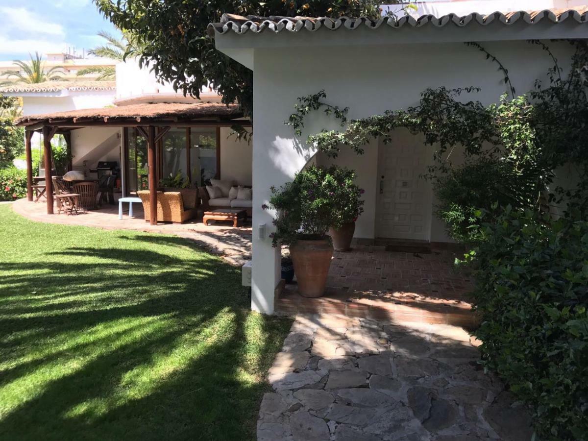 Villa With Heated Pool And Jacuzzi Close To Puerto Banus And Beach Estepona Exterior foto