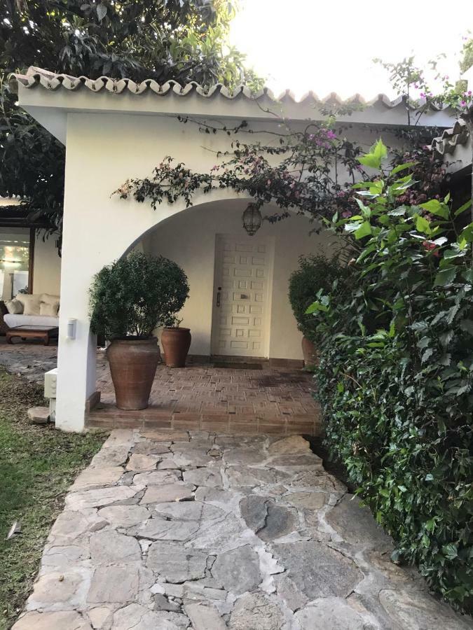 Villa With Heated Pool And Jacuzzi Close To Puerto Banus And Beach Estepona Exterior foto